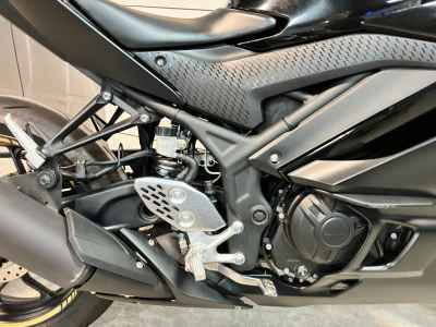 Yamaha YZF-R25 2021