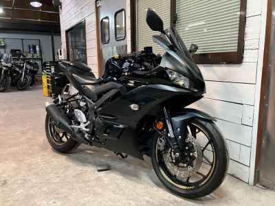 Yamaha YZF-R25 2021