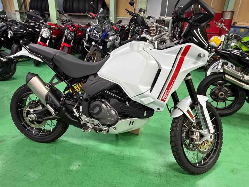 Ducati DesertX 2024