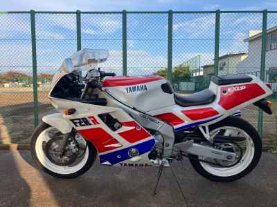 Yamaha FZR250R