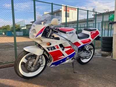 Yamaha FZR250R