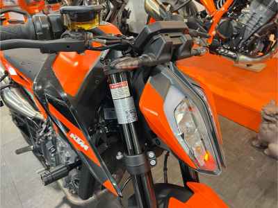 KTM 890 Duke 2024