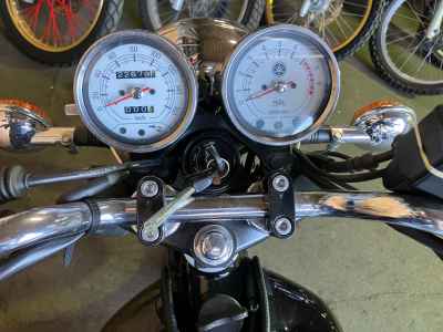 Yamaha SR400 2020