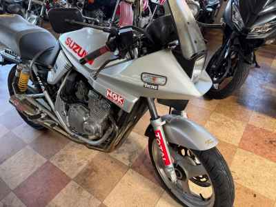 Suzuki GSX250S Katana