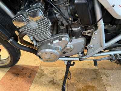 Suzuki GSX250S Katana