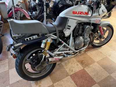 Suzuki GSX250S Katana