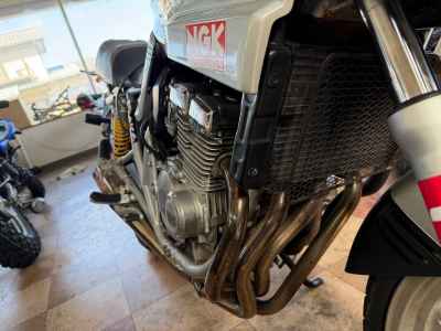 Suzuki GSX250S Katana