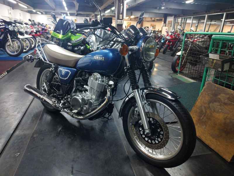 Yamaha SR400 2020