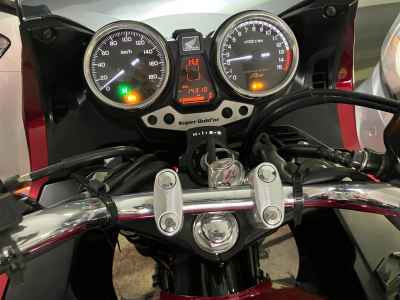 Honda CB400 Super Boldor 2022