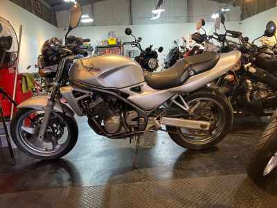 Kawasaki Balius ZR250