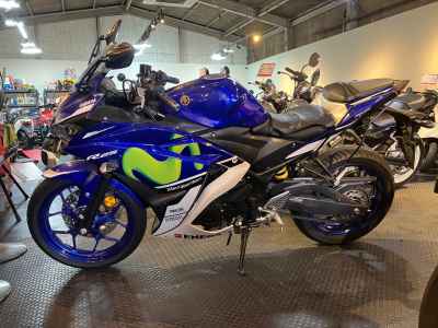 Yamaha YZF-R25 2016