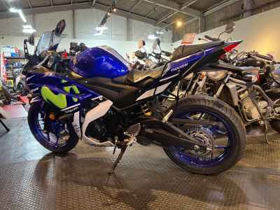 Yamaha YZF-R25 2016
