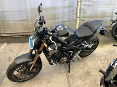 Honda CB650R E-Clutch 2025