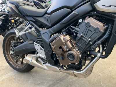 Honda CB650R E-Clutch 2025
