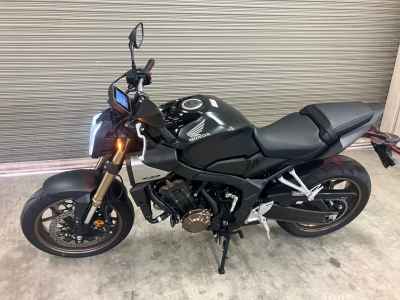 Honda CB650R E-Clutch 2025