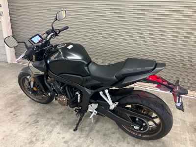 Honda CB650R E-Clutch 2025