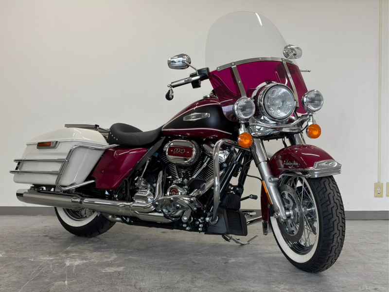 Harley-Davidson FLHFB Glide 2024