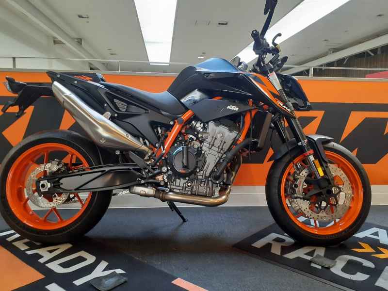 KTM 890 Duke R 2023