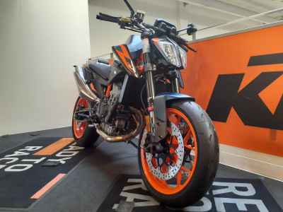 KTM 890 Duke R 2023