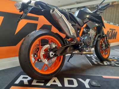 KTM 890 Duke R 2023