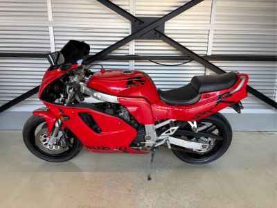 Suzuki GSX-R750