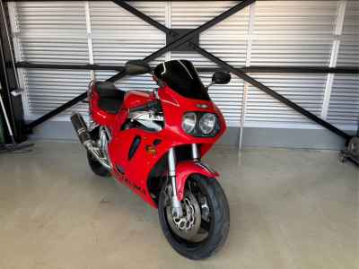 Suzuki GSX-R750