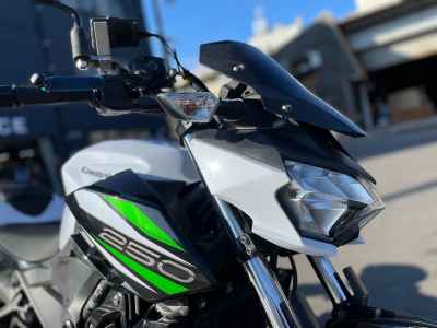 Kawasaki Z250