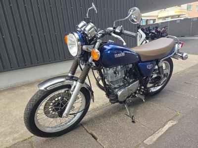 Yamaha SR400 2021
