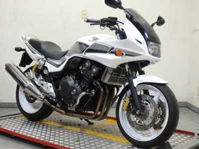 Honda CB400 Super Boldor 2012