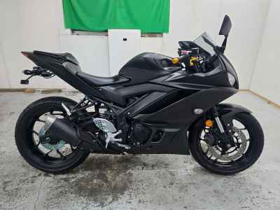 Yamaha YZF-R25 2020