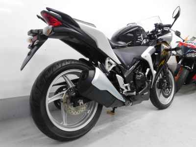 Honda CBR250R 2011