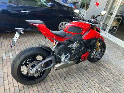 Ducati Streetfighter V4S 2025
