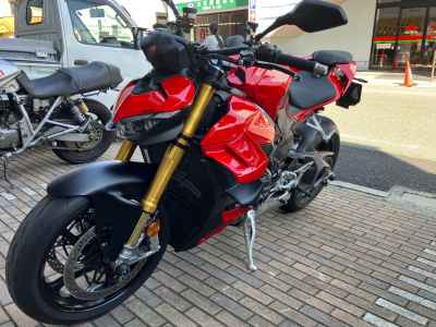 Ducati Streetfighter V4S 2025