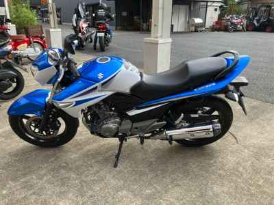 Suzuki GSR250