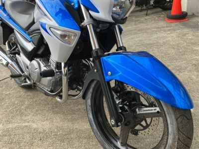 Suzuki GSR250