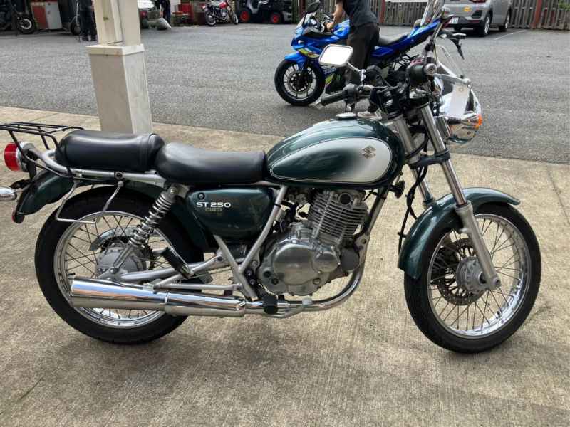 Suzuki ST250E