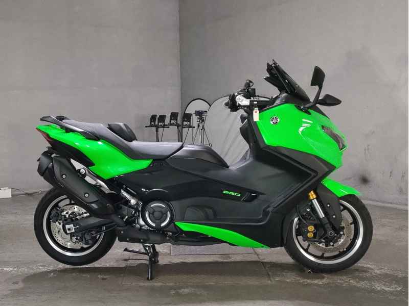 Yamaha TMAX 560 2025