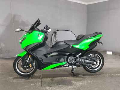 Yamaha TMAX 560 2025