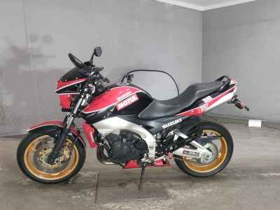 Suzuki GSR400 2010