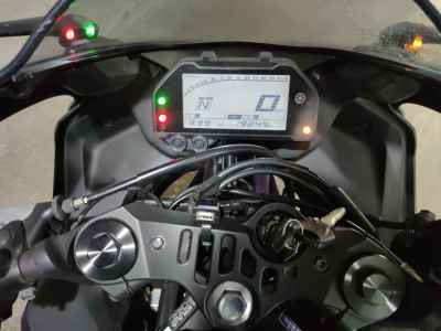 Yamaha YZF-R25 2023