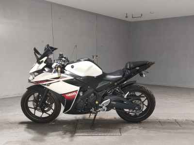 Yamaha YZF-R25 2016