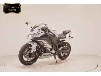 Kawasaki Ninja ZX-4R SE 2025