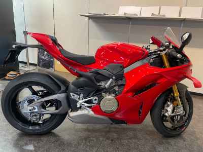 Ducati Panigale V4S 2025
