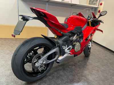 Ducati Panigale V4S 2025