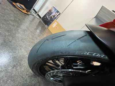 Ducati Panigale V4S 2025
