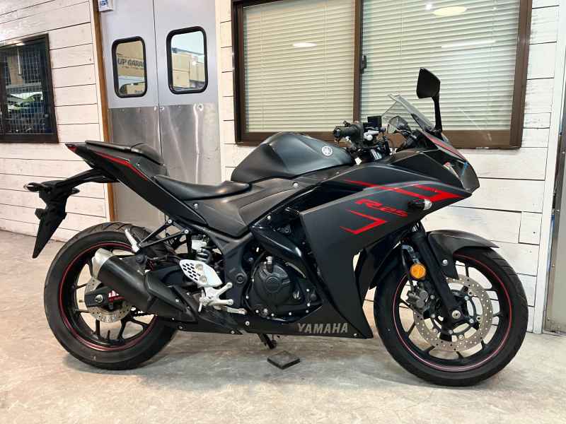 Yamaha YZF-R25 2017