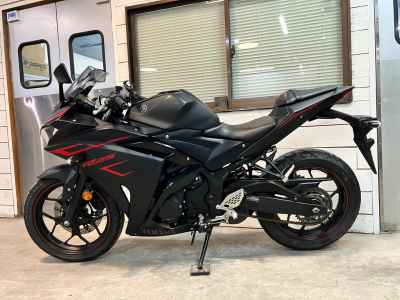 Yamaha YZF-R25 2017