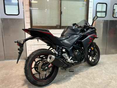 Yamaha YZF-R25 2017