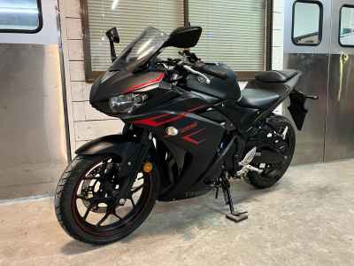 Yamaha YZF-R25 2017