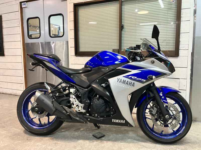 Yamaha YZF-R25 2015